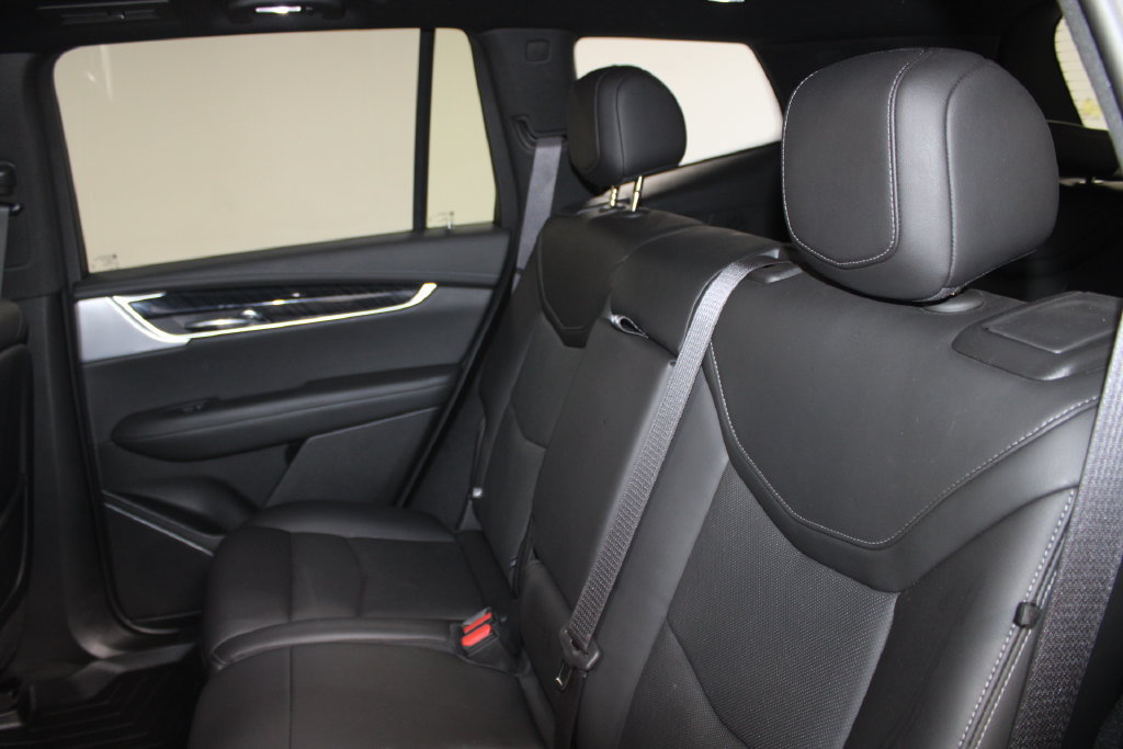 Used 2024 Cadillac XT6 Premium Luxury AWD/4WD image 17