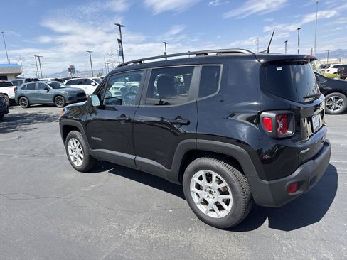 Used 2022 Jeep Renegade Latitude w/ Convenience Group AWD/4WD image 6