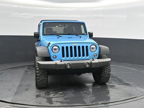 Used 2017 Jeep Wrangler Unlimited Rubicon w/ Connectivity Group image 6