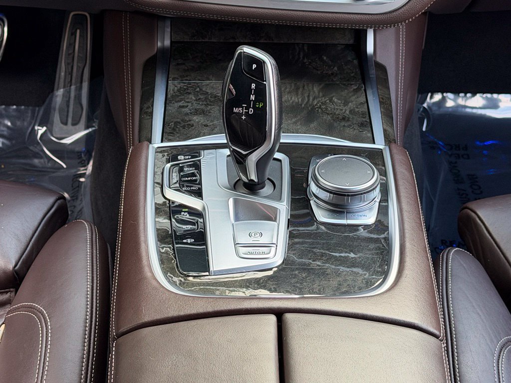 Used 2022 BMW 740i w/ M Sport Package RWD image 47