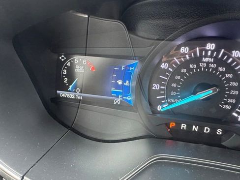Used 2019 Ford Fusion SE w/ Equipment Group 151A FWD image 11