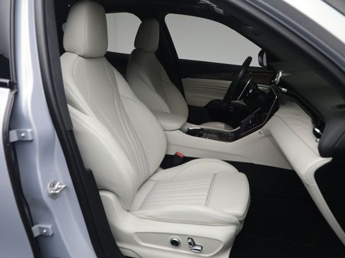 Certified 2023 Maserati Grecale Modena AWD/4WD image 17