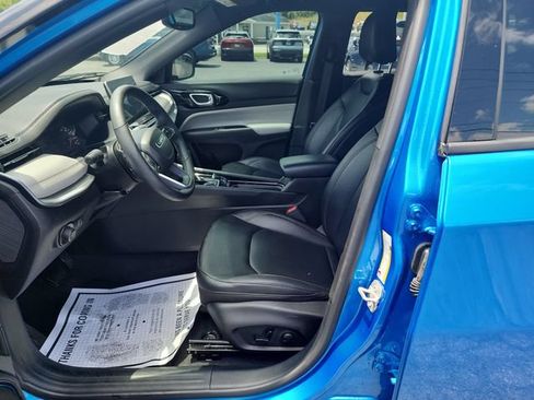 Used 2024 Jeep Compass Limited AWD/4WD image 9