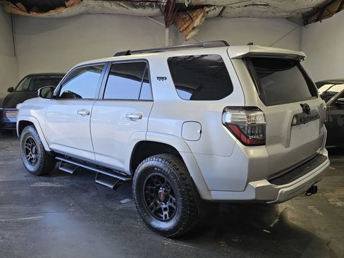 Used 2020 Toyota 4Runner TRD Off-Road AWD/4WD image 2