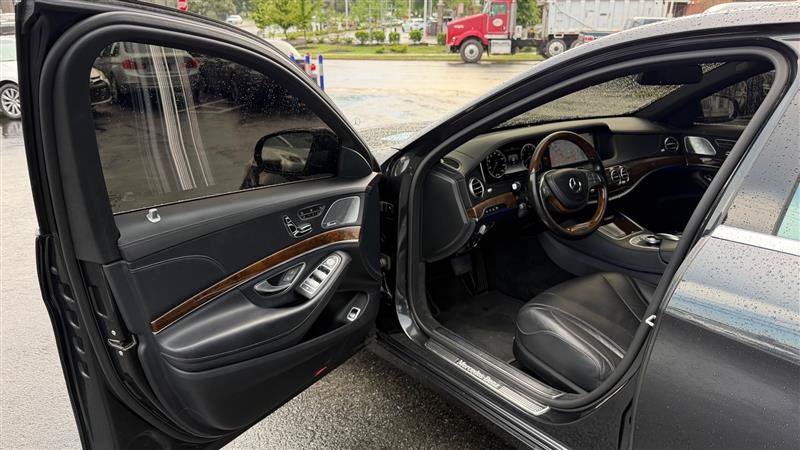 Used 2015 Mercedes-Benz S 550 4MATIC Sedan image 21