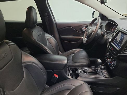 Used 2021 Jeep Cherokee Latitude Lux w/ Comfort/Convenience Group image 21