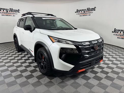 Used 2025 Nissan Rogue SV w/ Rock Creek Premium Package AWD/4WD image 5