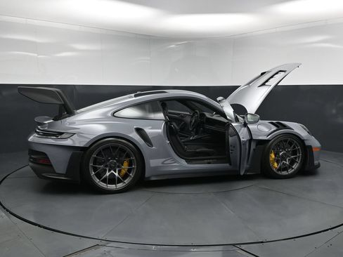 Used 2025 Porsche 911 GT3 RS RWD image 33