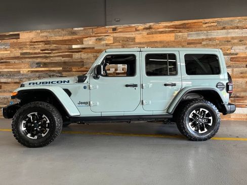 Used 2024 Jeep Wrangler Unlimited Rubicon 4xe AWD/4WD image 69