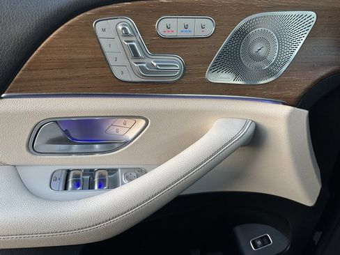 Used 2022 Mercedes-Benz GLS 450 4MATIC image 15