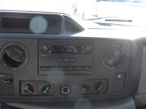 Used 2013 Ford E-350 and Econoline 350 XL image 12