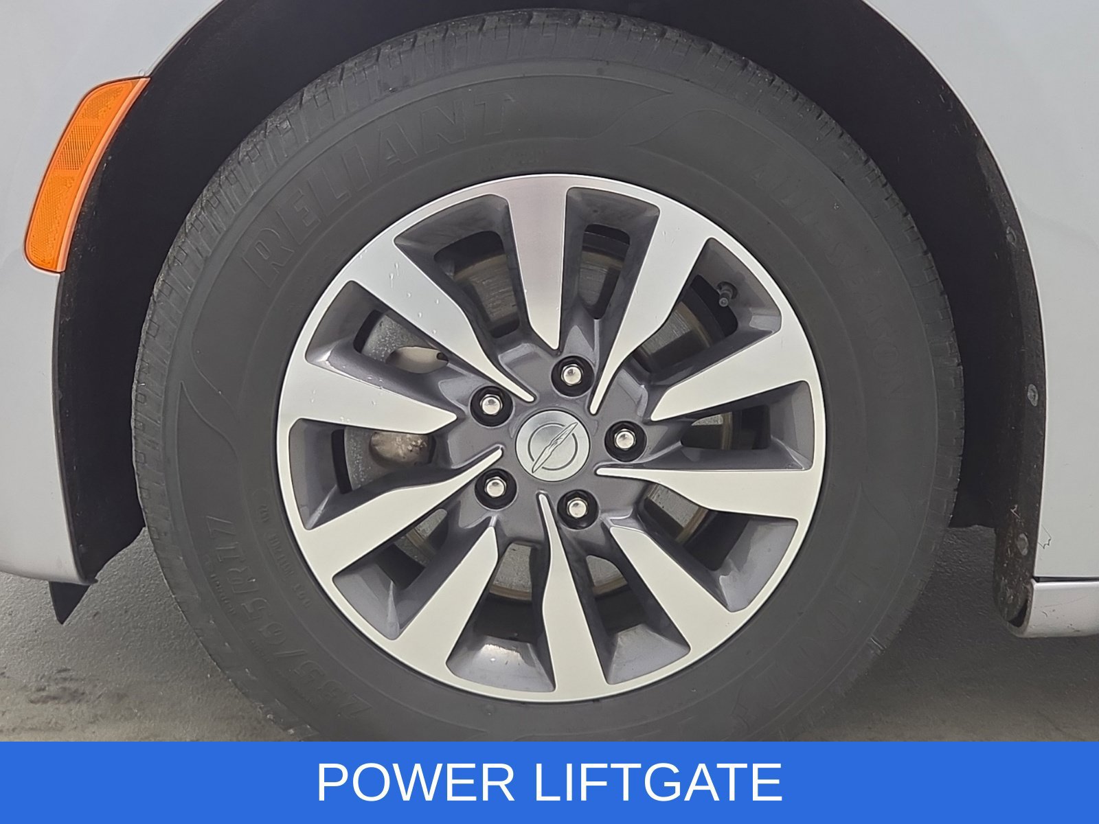 Certified 2020 Chrysler Pacifica Touring-L Plus FWD image 10