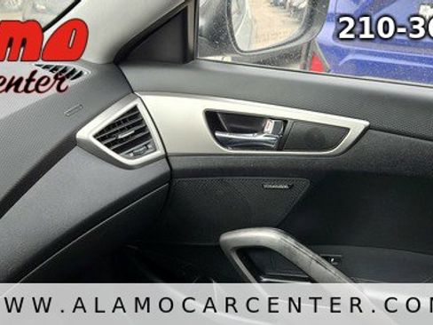 Used 2013 Hyundai Veloster RE:MIX Edition FWD image 36