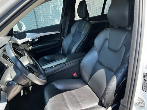 Used 2018 Volvo XC90 T5 Momentum w/ Convenience Package AWD/4WD image 19