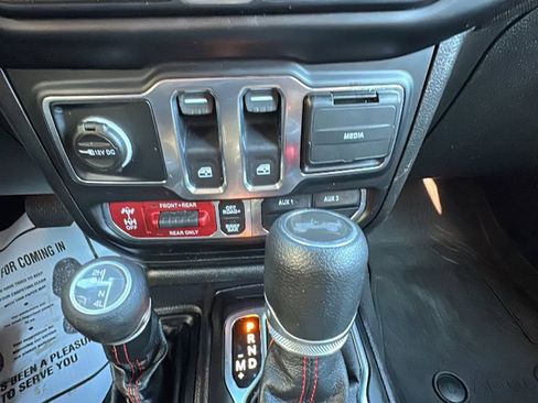 Used 2021 Jeep Wrangler Rubicon w/ Steel Bumper Group image 14