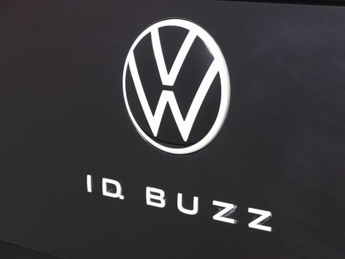 Used 2025 Volkswagen ID. Buzz Pro S image 50