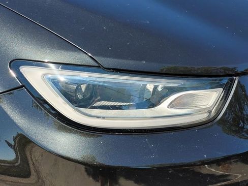 Used 2023 Chrysler Pacifica Limited image 11