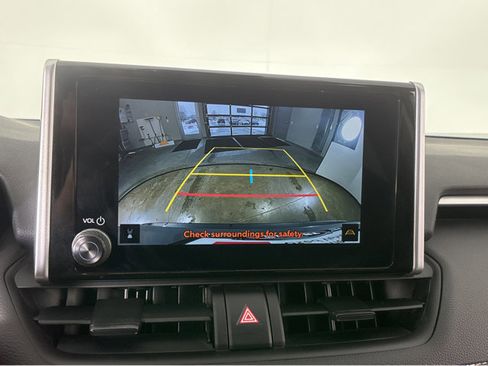 Used 2025 Toyota RAV4 XLE image 32