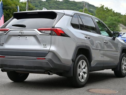 Used 2023 Toyota RAV4 LE AWD/4WD image 5