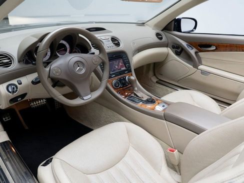 Used 2009 Mercedes-Benz SL 550 image 13