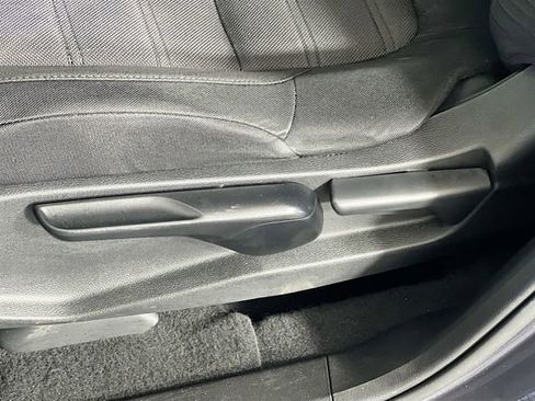 Used 2018 Honda CR-V LX image 12