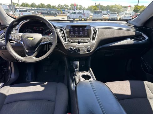 Used 2023 Chevrolet Malibu LT FWD image 16
