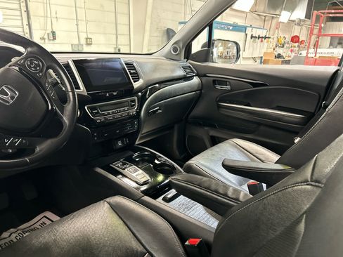 Used 2017 Honda Pilot Elite image 4
