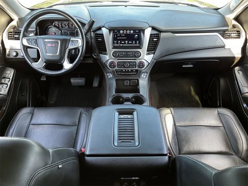 Used 2017 GMC Yukon SLT image 9
