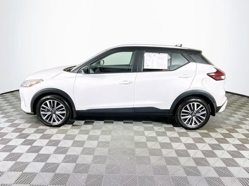 Used 2023 Nissan Kicks SV image 5