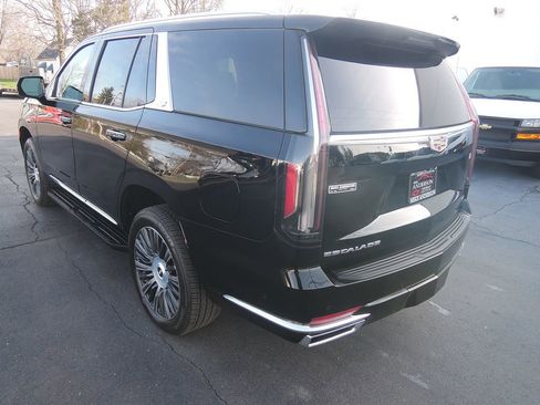 Used 2022 Cadillac Escalade Premium Luxury image 8