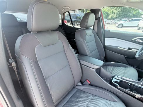 Used 2026 Chevrolet Trax LT FWD image 23