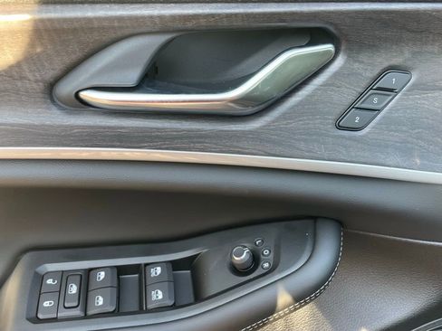 New 2025 Jeep Grand Cherokee L Altitude image 29