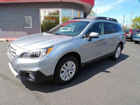 Used 2015 Subaru Outback 2.5i Premium AWD/4WD image 1