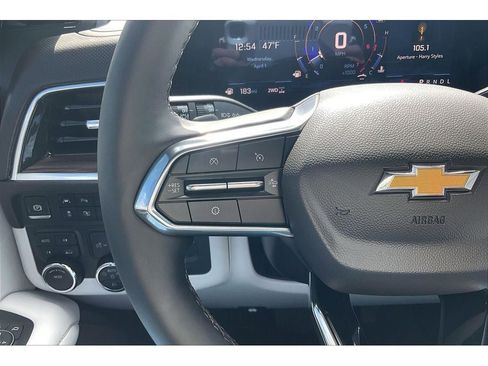 Used 2025 Chevrolet Tahoe Premier AWD/4WD image 19