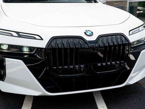 Used 2023 BMW 740i RWD image 5