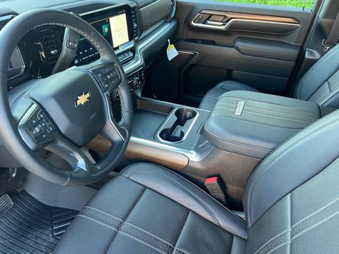 Used 2025 Chevrolet Silverado 2500 High Country w/ High Country Premium Package image 10