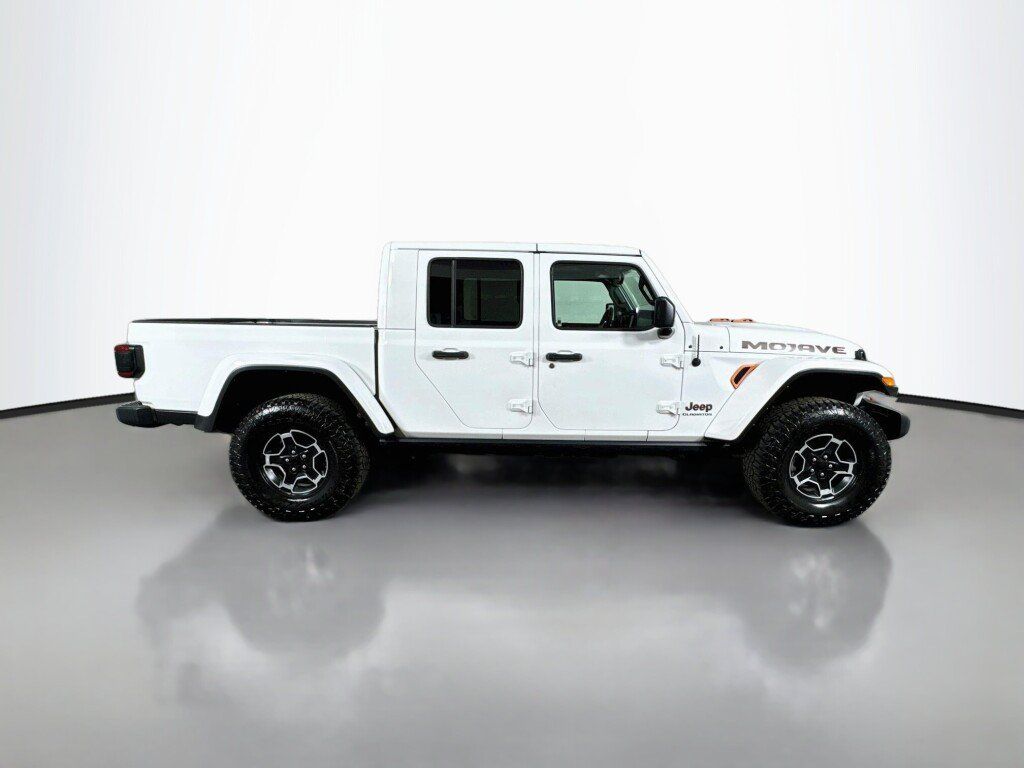 Used 2022 Jeep Gladiator Mojave w/ LED Lighting Group AWD/4WD image 6