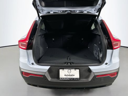 New 2026 Volvo XC40 B5 Ultra w/ Protection Package Premier image 29