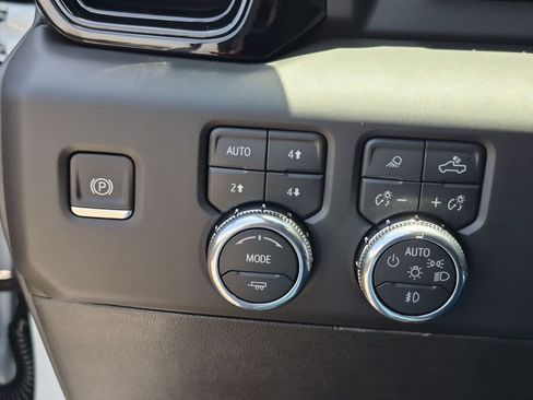 New 2026 GMC Sierra 2500 AT4 w/ AT4 Premium Plus Package AWD/4WD image 18