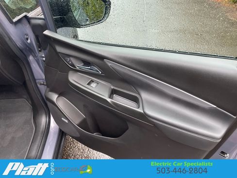 Used 2022 Chevrolet Bolt LT w/ Infotainment Package image 49