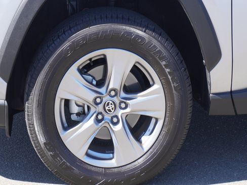 Used 2025 Toyota RAV4 XLE w/ Weather Package AWD/4WD image 7