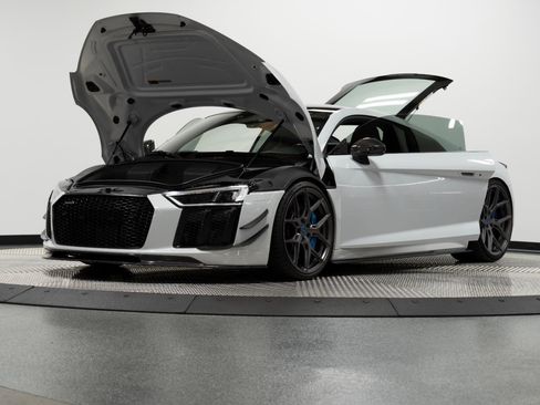 Used 2017 Audi R8 V10 plus w/ Full Leather Package image 45
