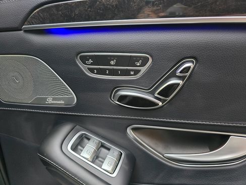 Used 2019 Mercedes-Benz S 560 4MATIC Sedan image 22