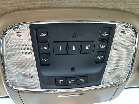 Used 2017 Jeep Grand Cherokee Limited w/ Luxury Group II AWD/4WD image 34