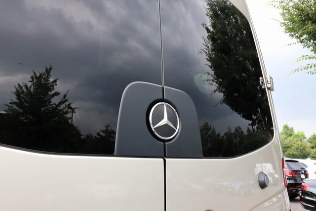 Used 2014 Mercedes-Benz Sprinter 3500 image 26