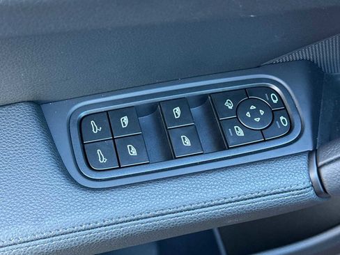 New 2026 Porsche Cayenne S image 13