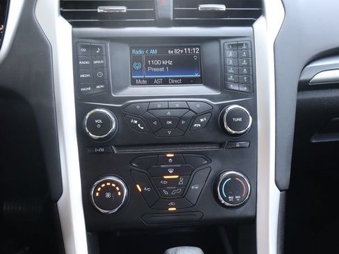 Used 2014 Ford Fusion SE FWD image 29