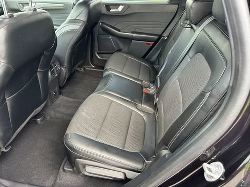 Used 2023 Ford Escape SE image 14