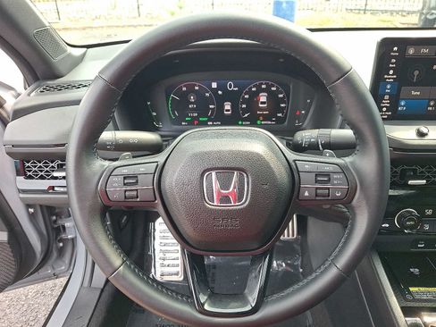 Used 2025 Honda Accord Sport image 19