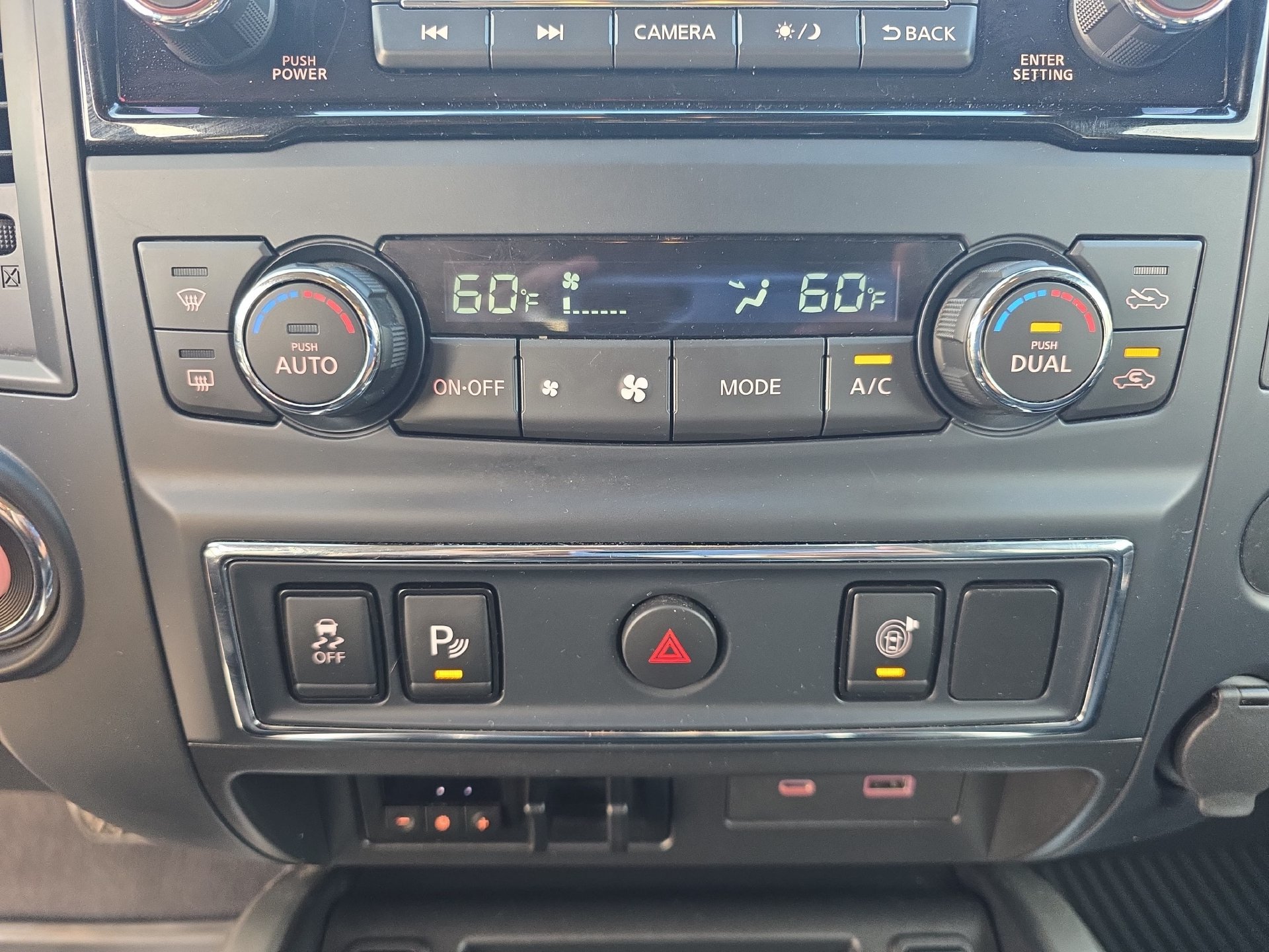 Used 2023 Nissan Titan SV w/ SV Convenience Package RWD image 22